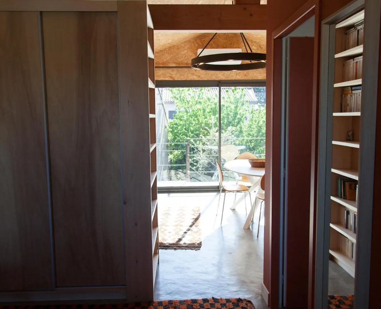 Maison Coloree Dans Un Jardin Gaillac Frankrike